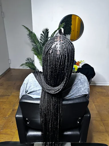 Sleek Senegalese Twists for a sophisticated look